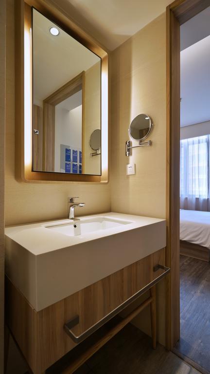 Hanting Premium Hotel Shanghai South Xizang Road Esterno foto